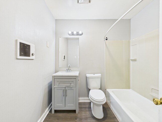 Building Photo - 321 Bellot St