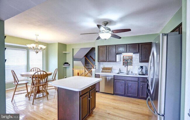 Building Photo - 102 Cagney Terrace SE