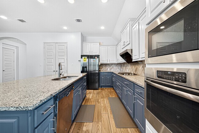 Building Photo - 3602 Lake Falls Dr