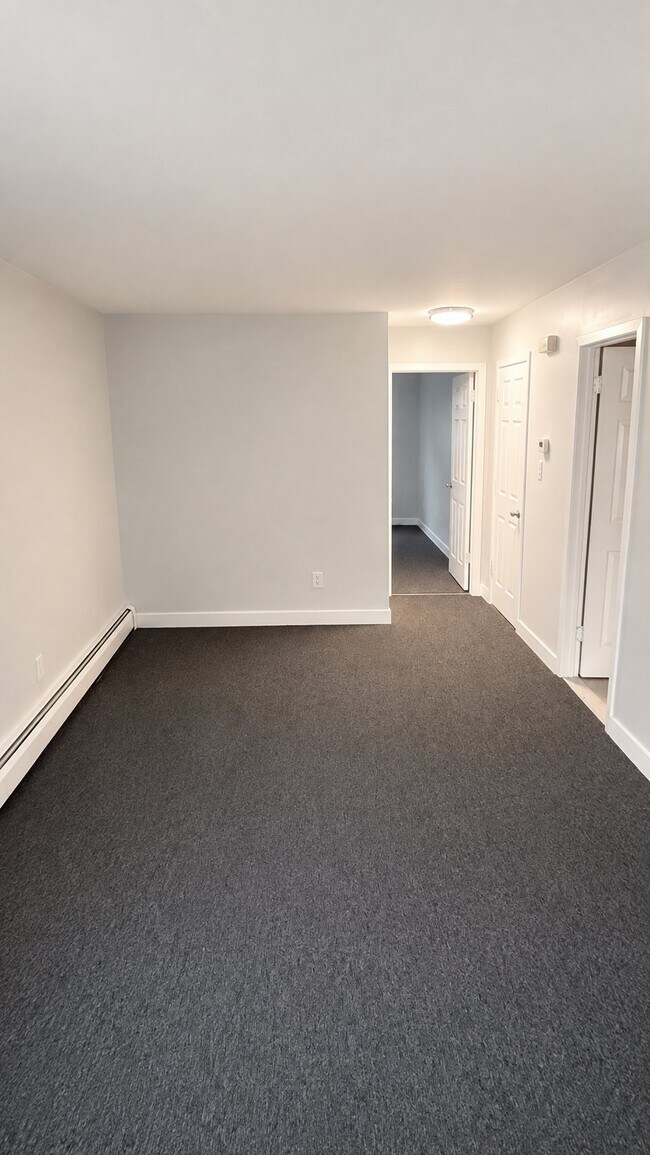 Building Photo - 158 Paulding Ave