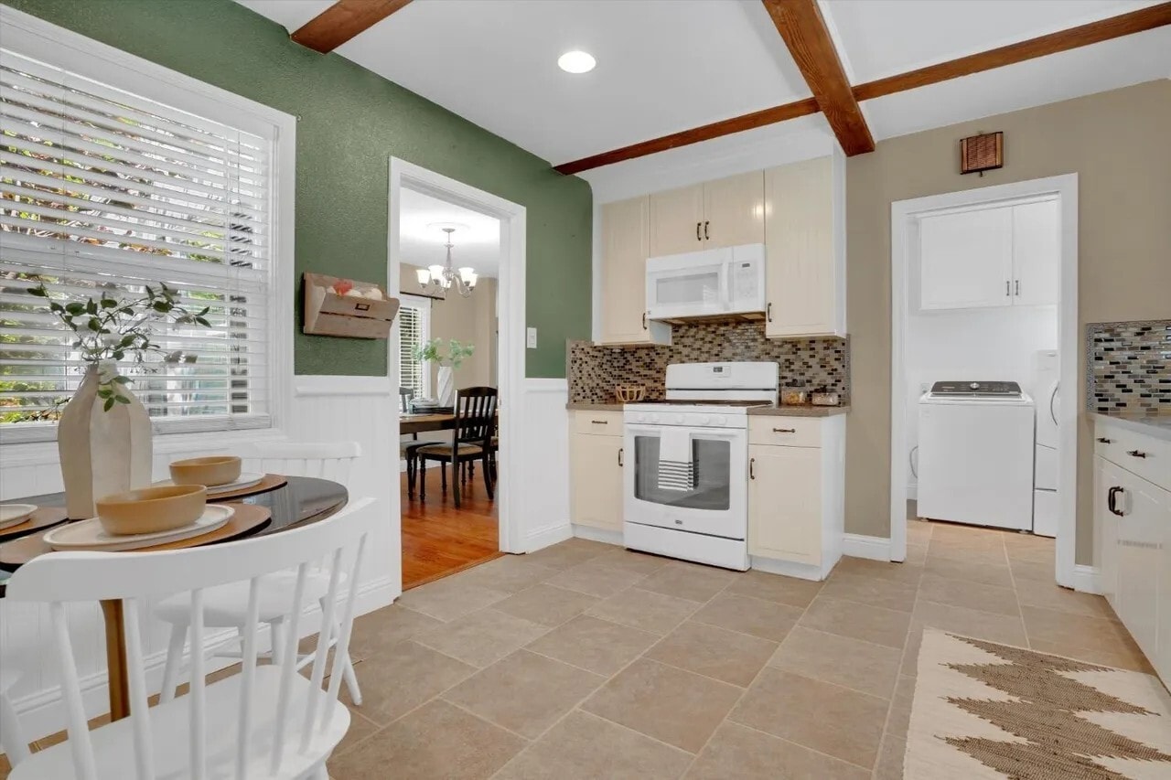 Kitchen - 1020 S Church St