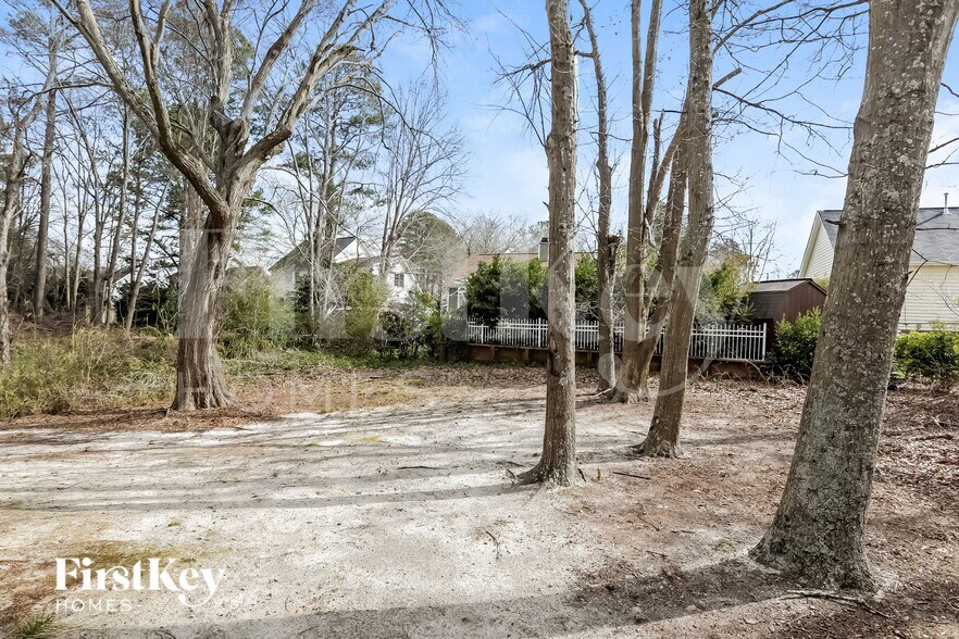 Building Photo - 708 Marjam Ln