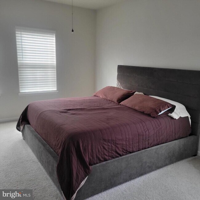 Building Photo - 2922 Glendale Ave