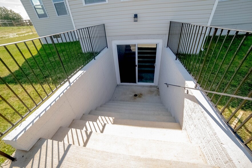 Building Photo - 9080 Piney Mountain Rd