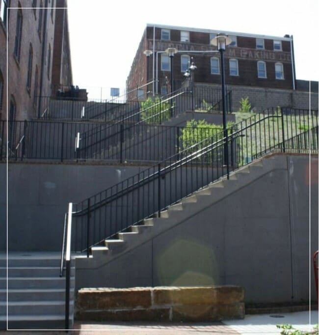 Building Photo - Midpoint