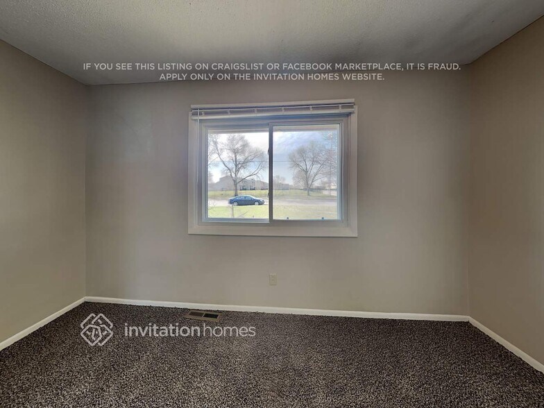 Building Photo - 5700 80th Ave N