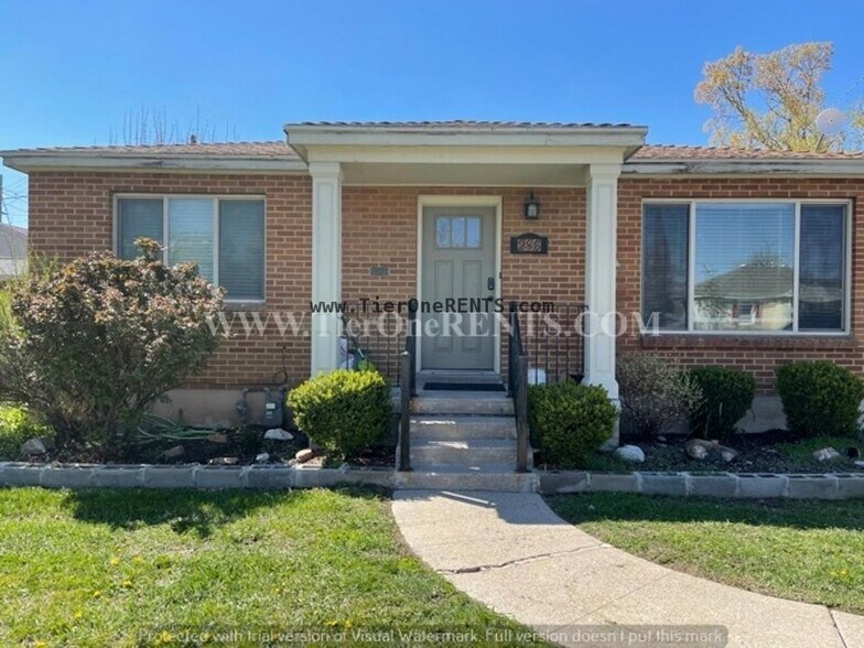 Building Photo - This property offers a NO DEPOSIT option available for qualified renters!