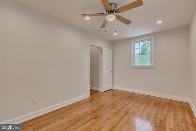 Building Photo - 3714 17th St NE