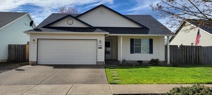 Building Photo - 3581 NE Hembree St