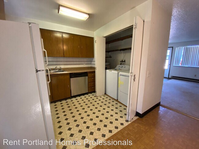 Building Photo - 3809-3811 SE 164th Ave