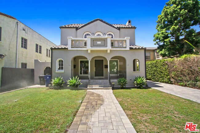 Building Photo - 807 Croft Ave