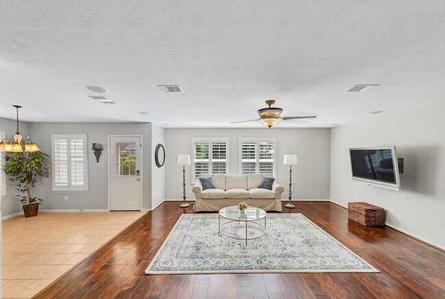 Building Photo - 24514 Cobble Canyon Ln