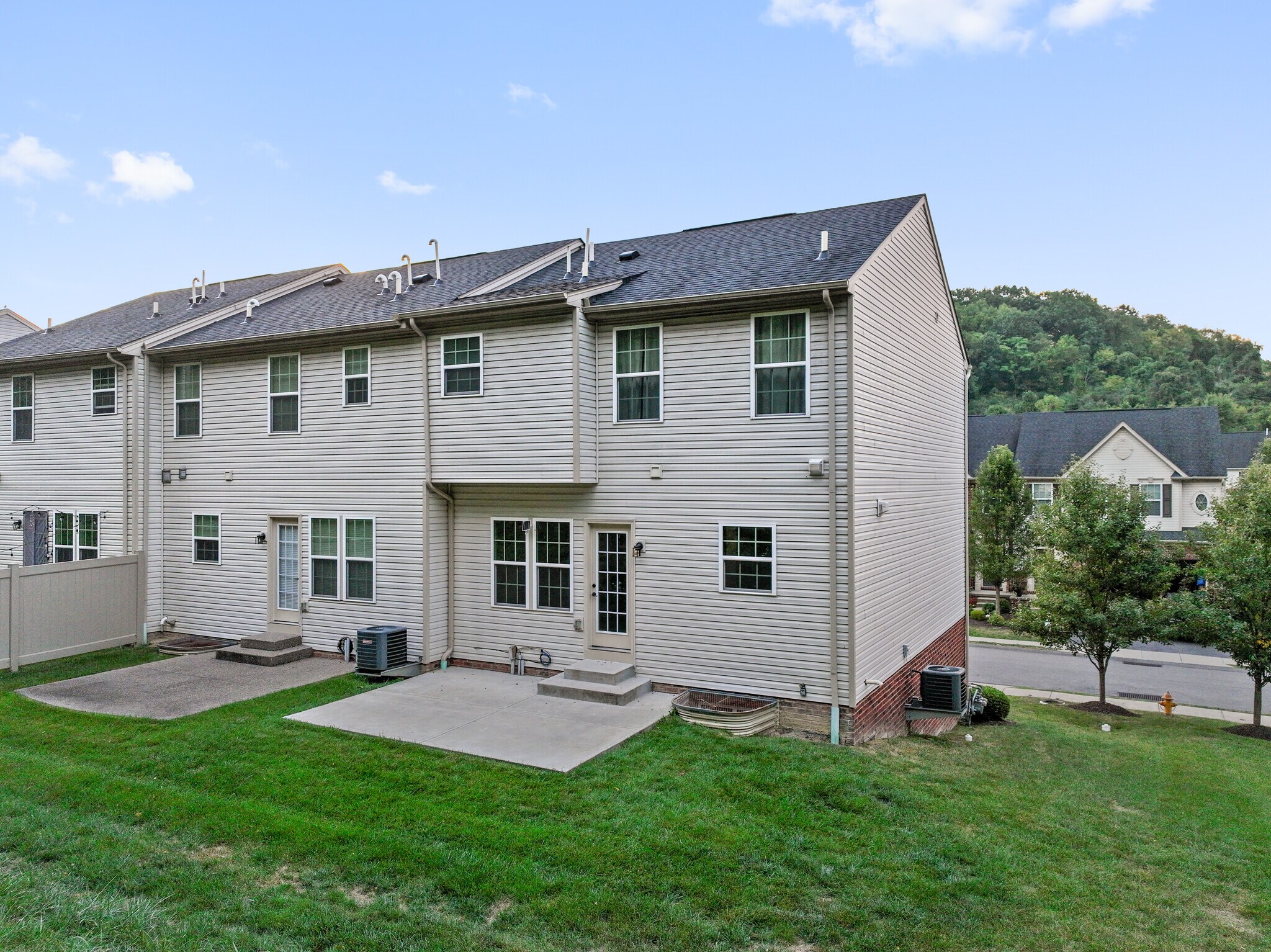 Building Photo - 8042 Hinsdale Ln