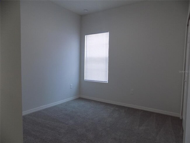 Building Photo - 646 Desmoines Ct