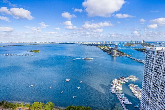 Building Photo - 1750 N Bayshore Dr