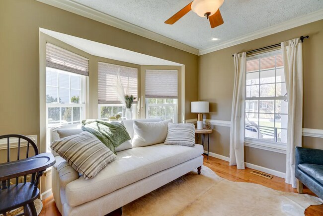 Coffee Room - 151 Rambling Rd