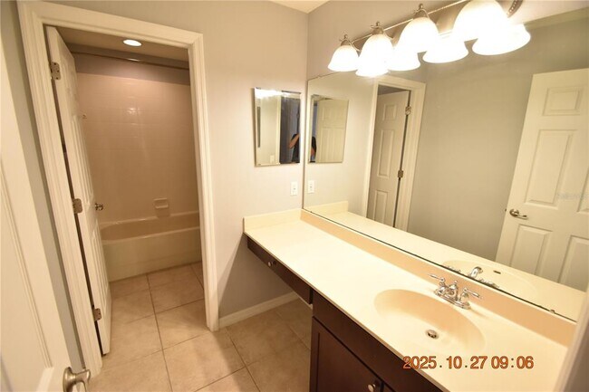 Building Photo - 8806 Cameron Crest Dr