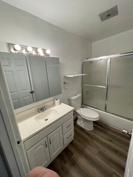 Building Photo - 5613 Hoffman Ct