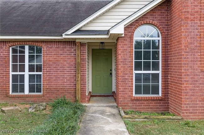 Building Photo - 1561 Whippoorwill Dr