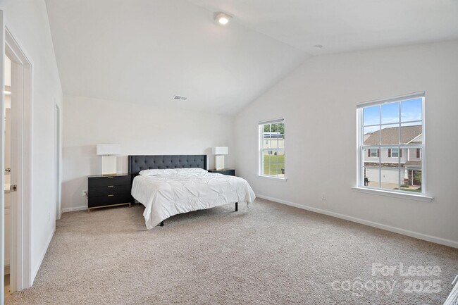 Building Photo - 136 Sequoia Frst Dr