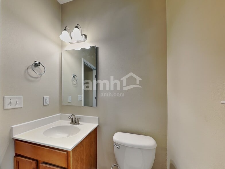 Building Photo - 114 Fining Ct