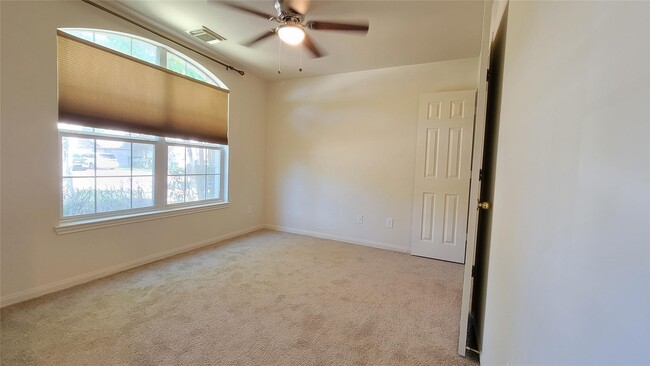 Building Photo - 4822 Bonny Loch Ln