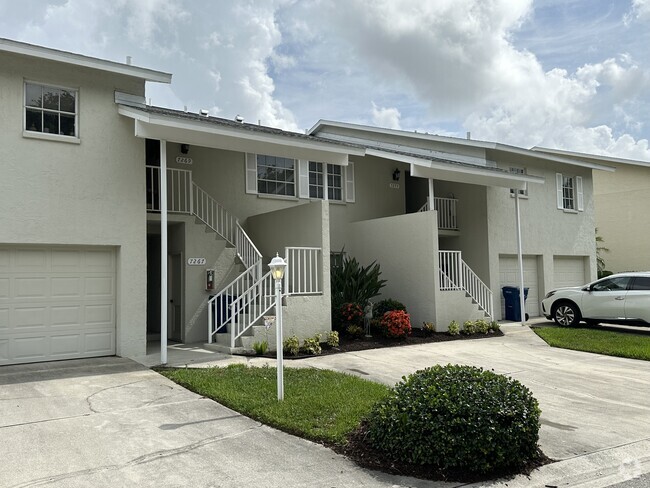Building Photo - 7273 Eleanor Cir