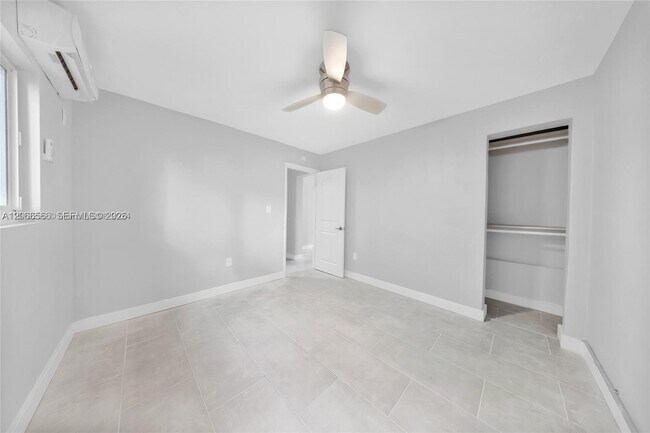 Building Photo - 1150 NW 1st Pl
