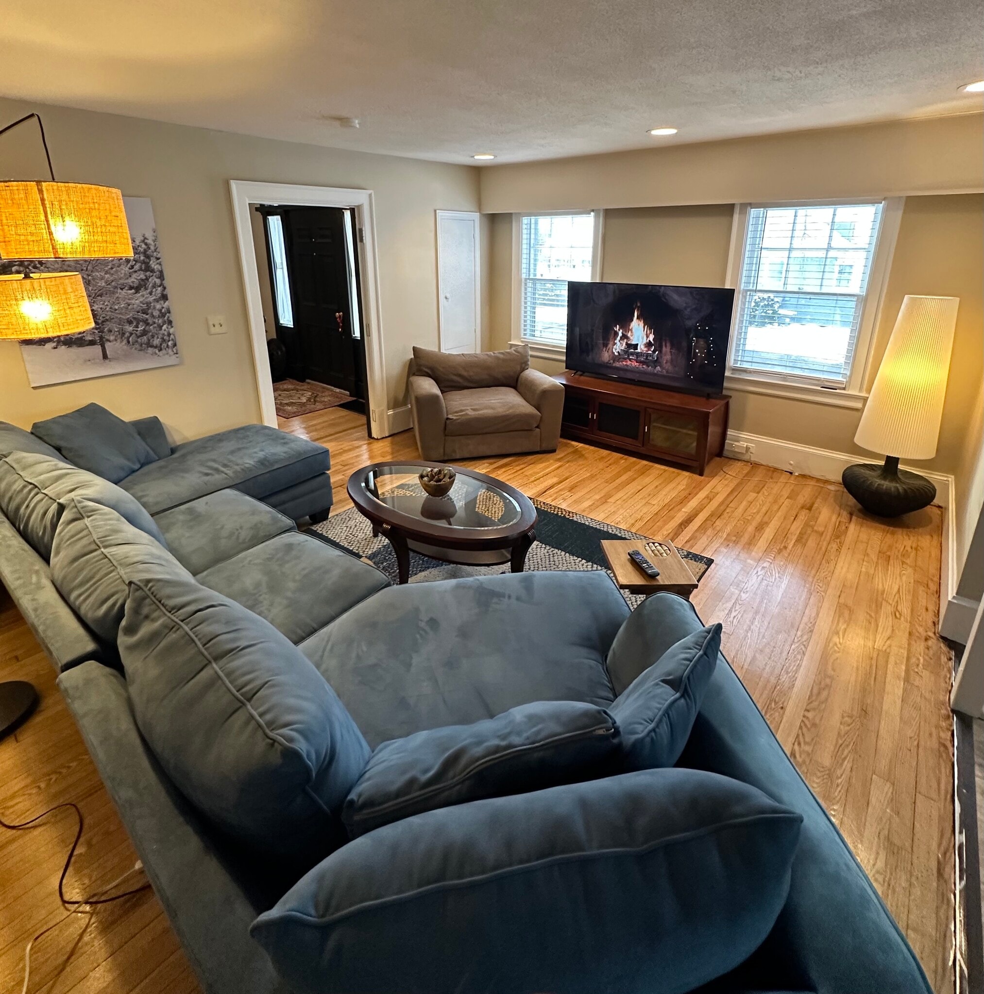 Building Photo - 201 Salt Springs Rd