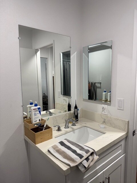 Bathroom #1 - 2733 Harbor Blvd