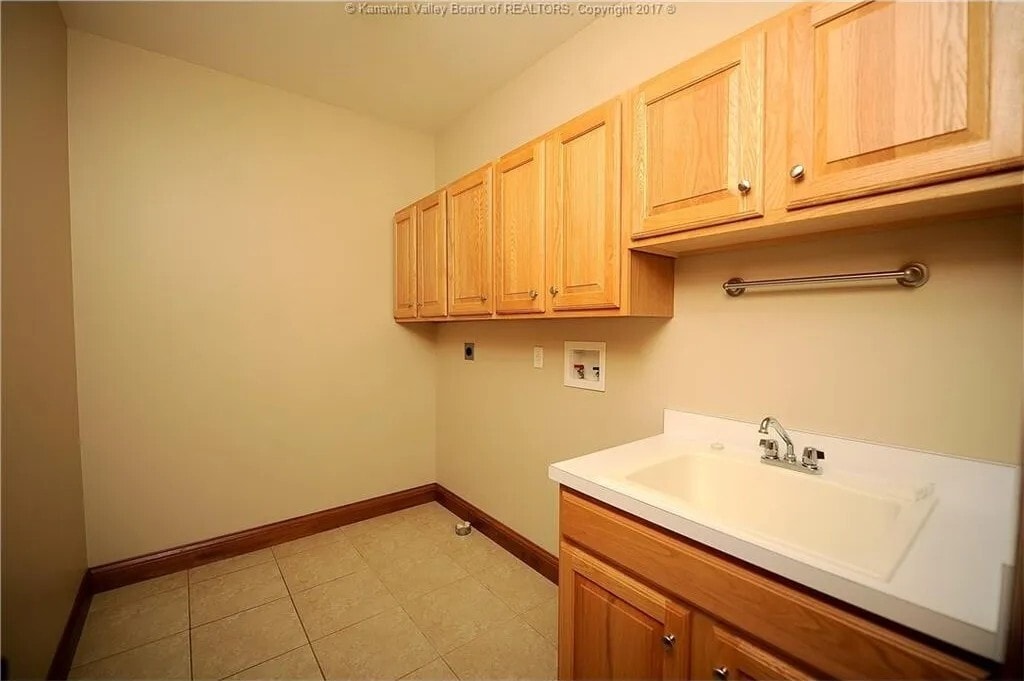 Building Photo - 49 Wills Dr