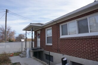 Building Photo - 3543 Valley Heights Dr