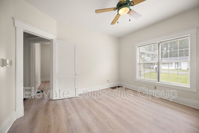 Building Photo - 609 Country Club Rd
