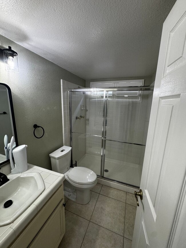 Building Photo - BEAUTIFUL 2 STORY 4 BD, 3 BATH, 3 CAR GARAGE, WITH POOL!