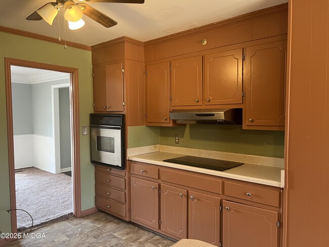 Building Photo - 853 Captain Kell Dr