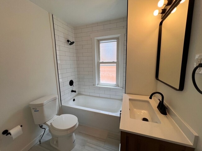 Building Photo - Pittsburgh - 4 Bedroom 2 Bathroom - Recent...