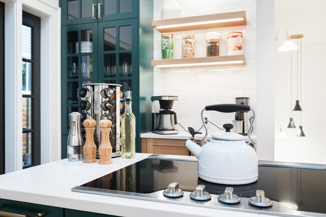 Building Photo - 2453 4th Ave W