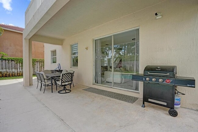 Building Photo - 16405 Diamond Head Dr