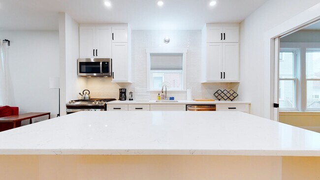 Building Photo - 276-278 Willow St