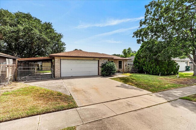 Building Photo - 1622 La Joya St