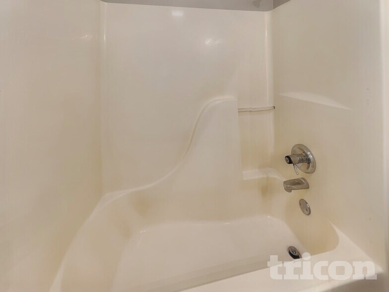 Building Photo - 11905 Breta Ct