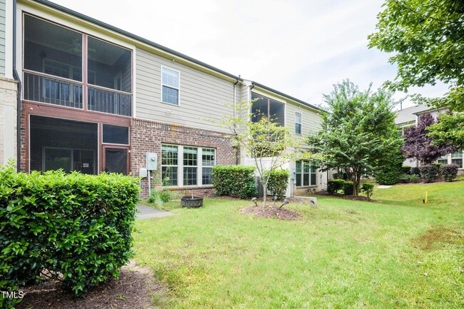 Building Photo - 533 Fumagalli Dr