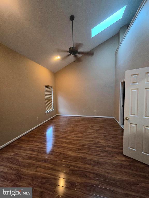 Building Photo - 725 Dell Ct