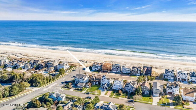 Primary Photo - 802 1st Ave