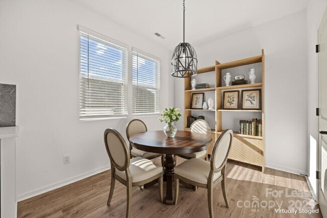 Building Photo - 15018 Scoter St