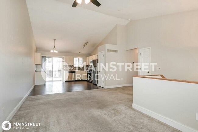 Building Photo - 8 Shady Village Ct, Lake St. Louis, MO 63367