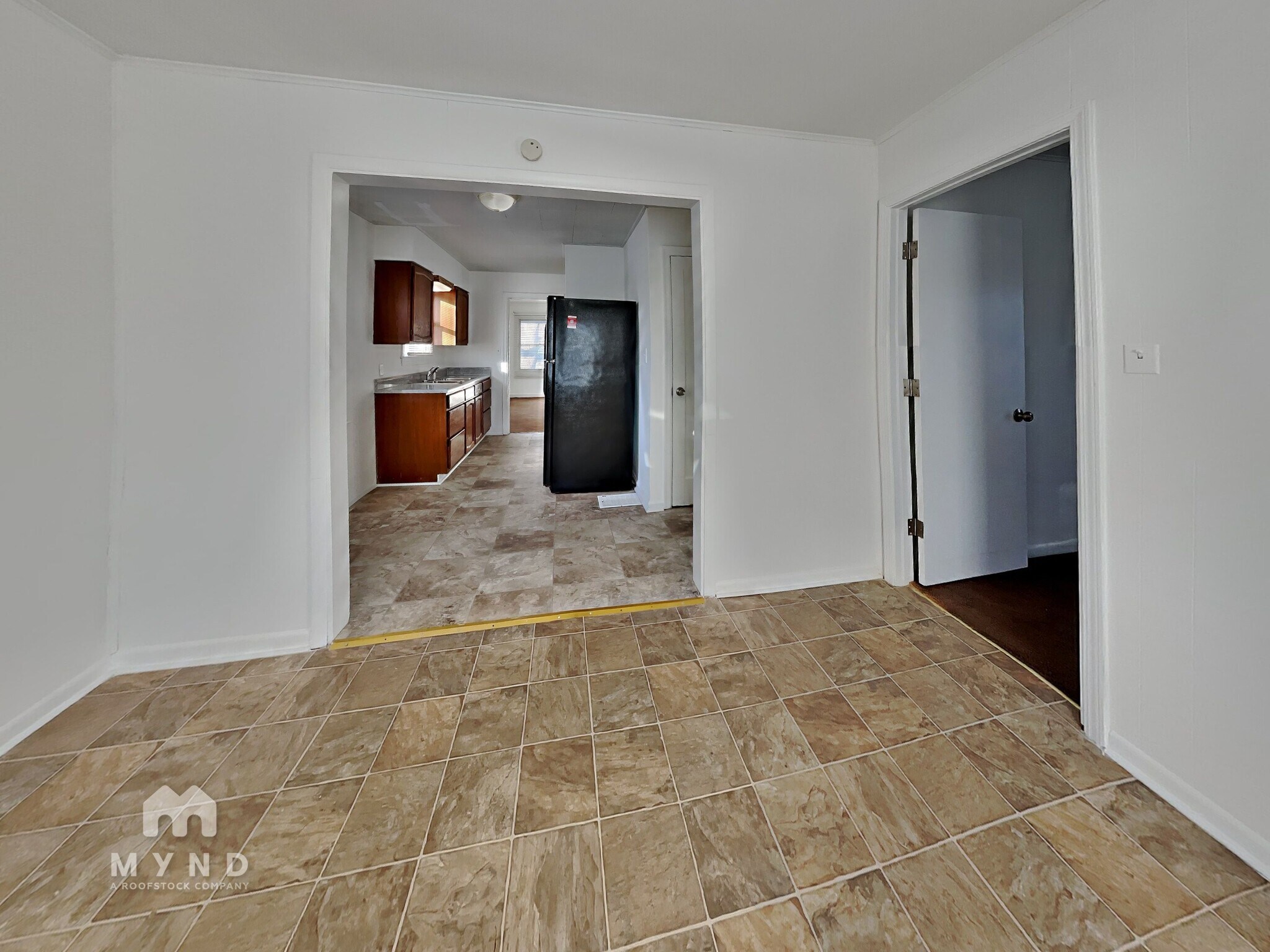 Building Photo - 2021 N Drexel Ave