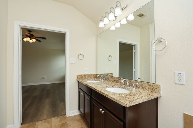 Building Photo - 9960 Golden Field Ln