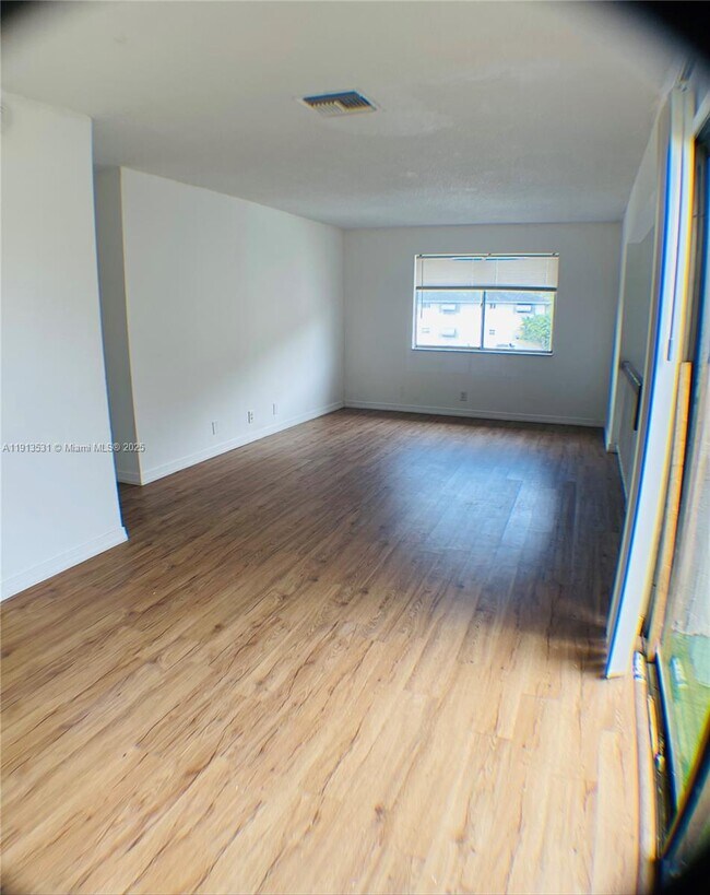 Building Photo - 5814 NW 22nd St