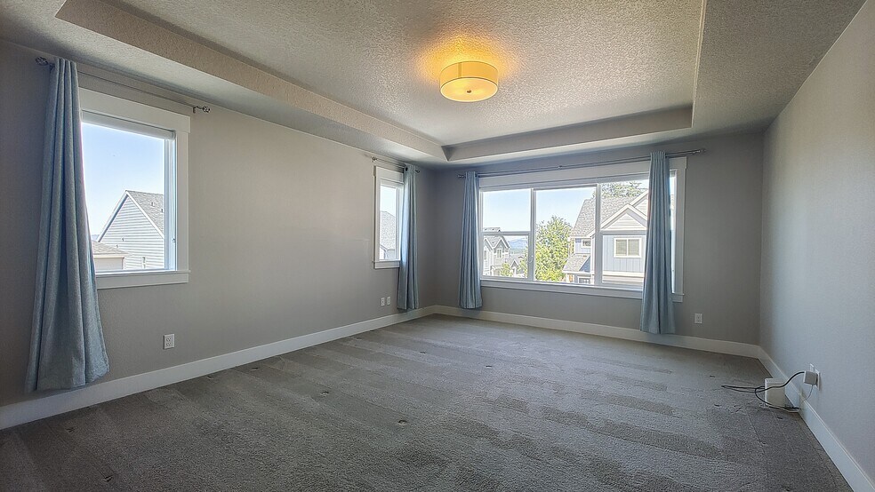 Building Photo - 17542 SW Sunview Ln